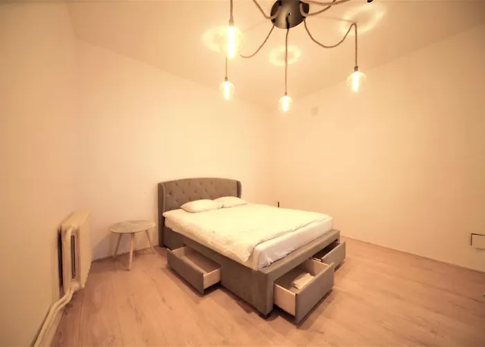 Old Town Apartments & *